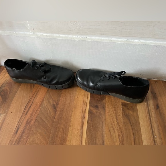 Doc Marten Bram Men\'s Black Leather Shoes, size 10, used condition, see photos main image 4